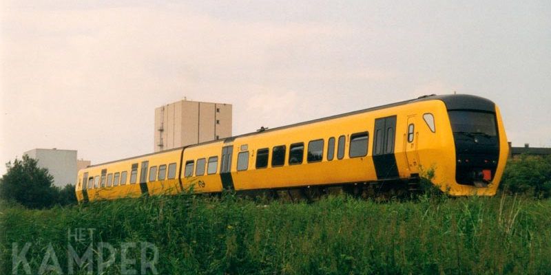 8. DM'90 3401 op de spoordijk, 19 juli 1998