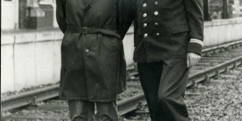 Kampen 1966, de laatste twee Kamper stationschefs  A.J. Bats (L) en H. Buurman (R), foto K. Schilder
