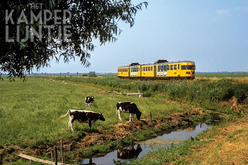 1j. IJsselmuiden Bosjessteeg 11 juli 1983, NS 167 op weg naar Zwolle (foto Paul van Baarle)