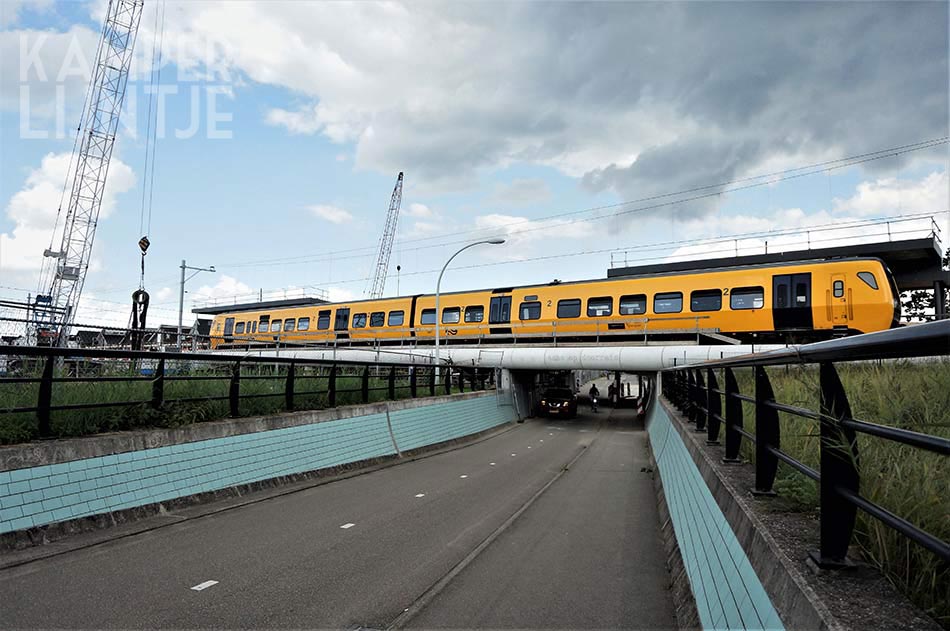 11c. Zwolle Station Stadshagen 3 september 2017, DM’90 3447 boven Rozentunnel (foto Kasper Haar)