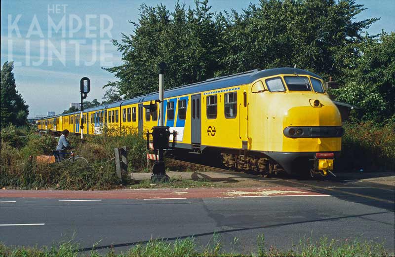 3c. Zwolle Veerallee 16 september 1997, DE-3 147 + 121 als trein 8552 uit Kampen (foto J.G.C. van de Meene)