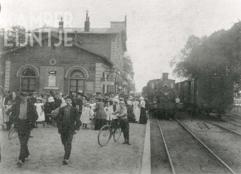 2. Aankomst kinderen uit vakantiekolonie Egmond aan Zee, omstreeks 1910