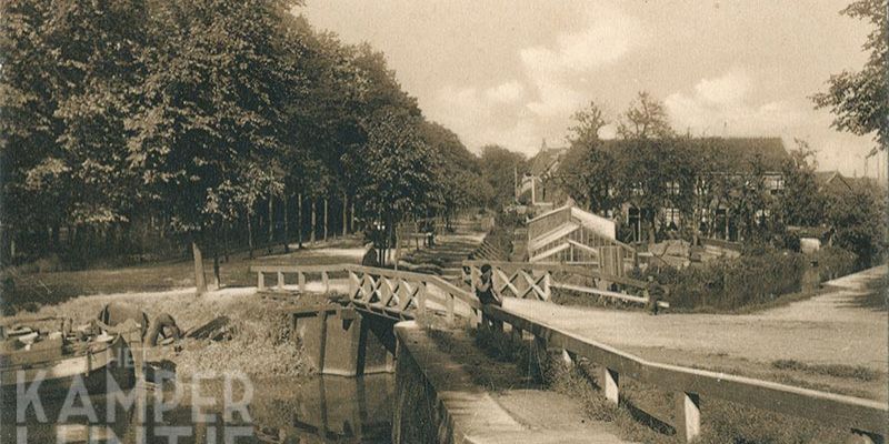 10. Ca. 1915 Kikkergat en Trekvaart met houten brugje (coll. K. Haar)