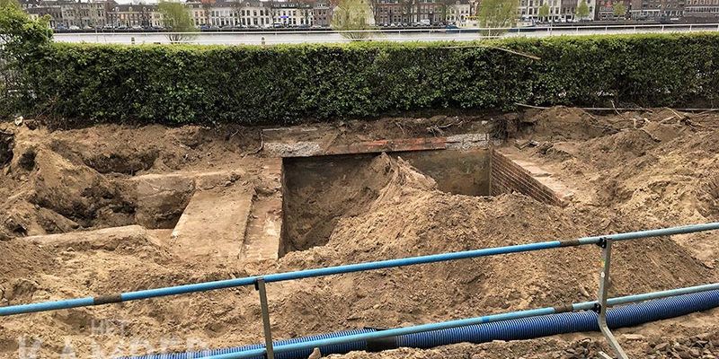 Kampen 21 april 2017, teruggevonden restanten sluis (foto K. Haar)