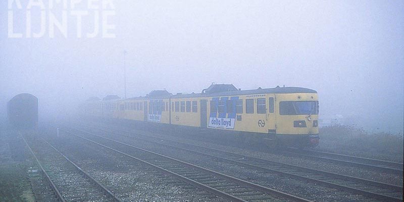 2k. IJsselmuiden 6 november 1989, DE 2 164 + 181 in mist op weg naar Zwolle (foto Rein Maneschijn)
