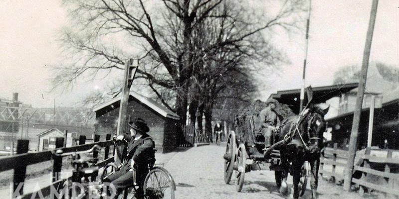 8. Ca. 1930 Zwolseweg met noodbalkenhuisje (coll. K. Haar)