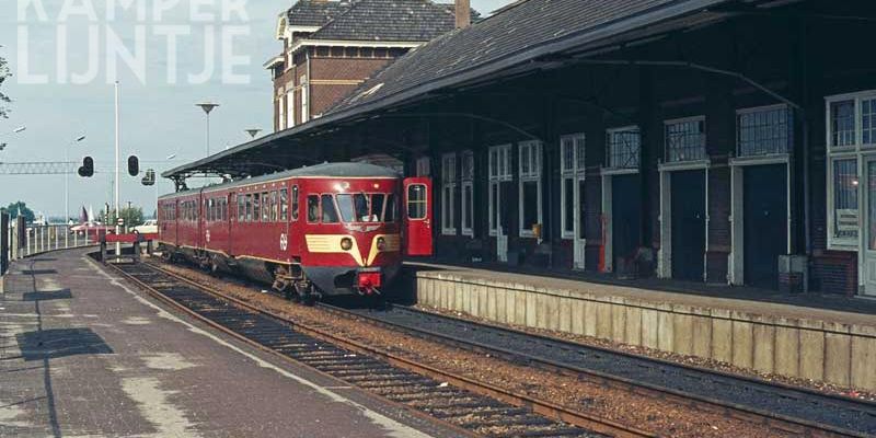 1e. Kampen 20 september 1975, onbekende DE-2 gereed voor vertrek naar Zwolle (foto J.G.C. van de Meene)