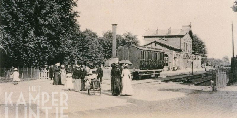 1. Sfeervol plaatje van de stationsomgeving, omstreeks 1900