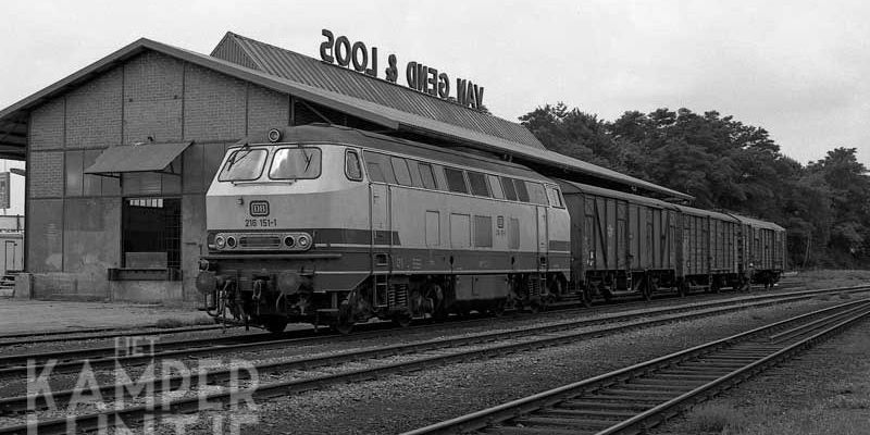 2b. Kampen 15 juli 1981,  DB 216 151-1 rangeert met trein 706344 (foto Rein van Putten)