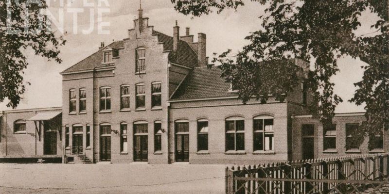 2b. Station Kampen Zuid vlak voor de ingebruikneming 1913