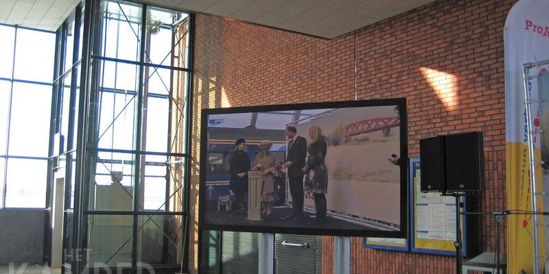 2c. Kampen 6 december 2012, de opening door Koningin Beatrix in Lelystad