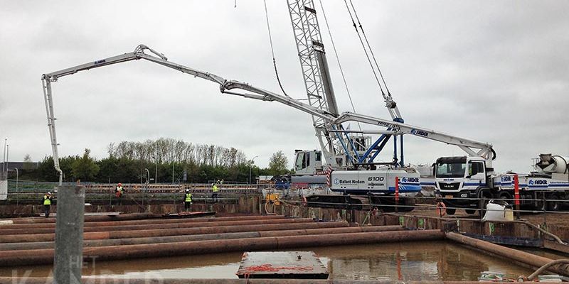 3m. 5 mei 2017, stort eerste onderwaterbeton (H. de Groot BAM)