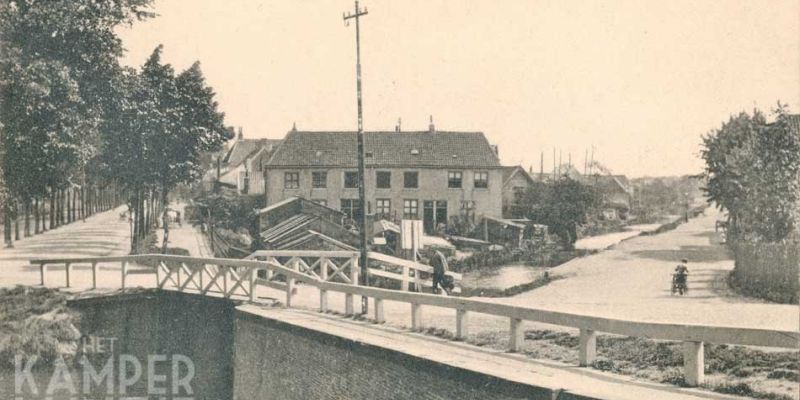 4d. Kampen ca. 1900, Trekvaart met Kikkergat met overweg Zwolsche Weg