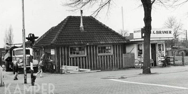 4. Halte Veerallee het houten verkooplokaal tussen 1937-1958