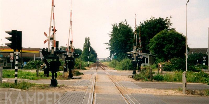 4. Overweg bij de gesloten halte Veerallee 1998