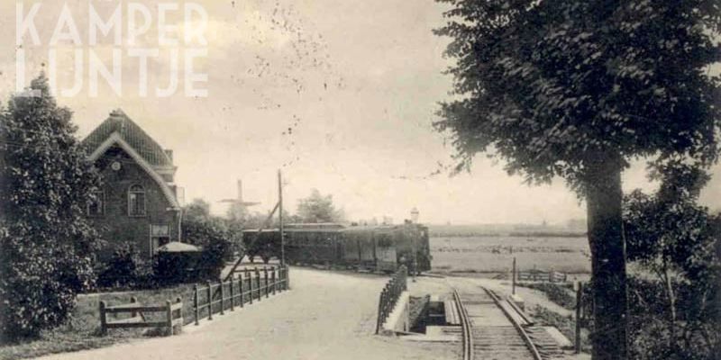8d. Elburg, tram afkomstig uit Nunspeet nadert de Goorpoortbrug