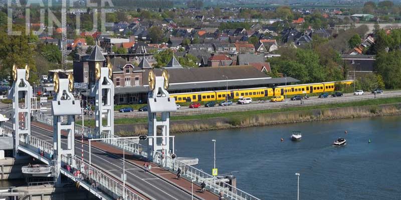 8d. Kampen 19 april 2014, station Kampen tijdens Sail Kampen met treinstellen 3448 en 3449