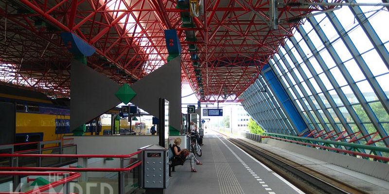 8h. Station Lelystad binnenzijde kap