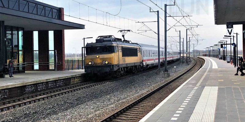 Kampen 25-2-2021, omgeleide ‘Berliner’ Berlijn – Amsterdam bij doorkomst Kampen Zuid (foto Kasper Haar)