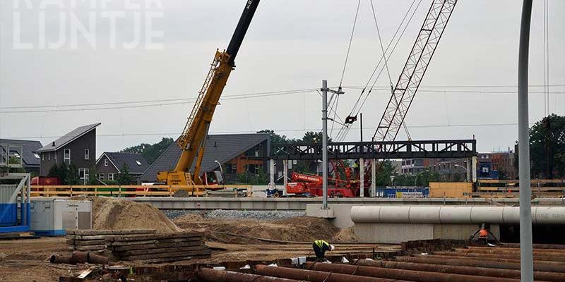 5f. Zwolle 17 augustus 2017, plaatsen van het eerste deel van het frame (foto K. Haar)