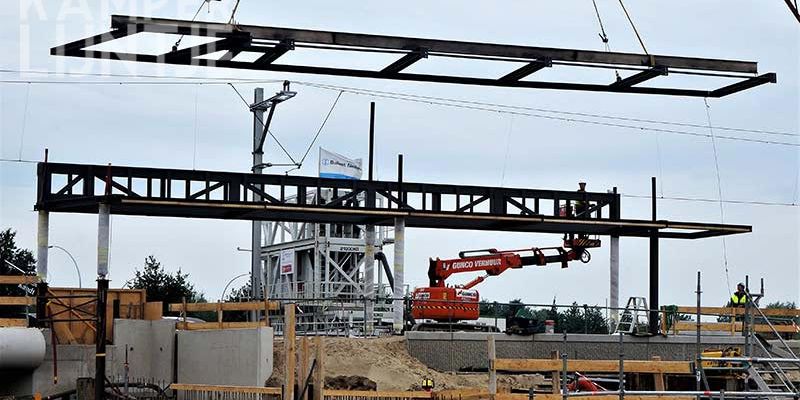 5j. Zwolle 17 augustus 2017, het tweede deel van de kap wordt aangebracht 2 (foto K. Haar)