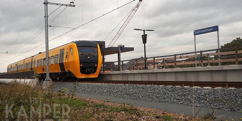 5p. Zwolle 20 oktober 2017, DM90 3438 passeert het bijna voltooide station (foto K. Haar)