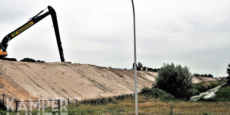 23m. Zwolle 17 juni 2017, de verbreding van de spoordijk is goed zichtbaar (foto Kasper Haar)