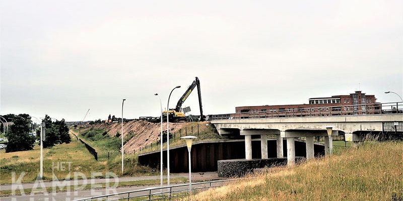 23n. Zwolle 17 juni 2017, de nog niet afgewerkte zijde van de spoordijk (foto Kasper Haar)