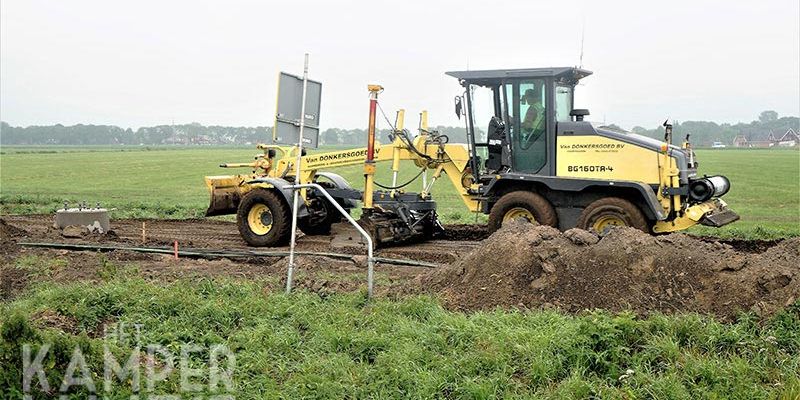 25s. Mastenbroek Stuurmansweg 24 juni 2017, egaliseren spoorbaan (foto Kasper Haar)