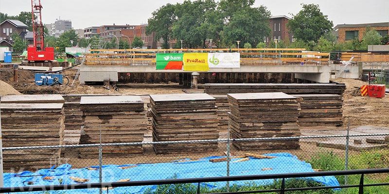 4d. Zwolle Stadshagen 25 juni 2017, het geplaatste dek met daarnaast het Rozentunneltje (foto Kasper Haar)