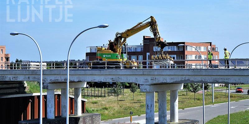 27g. Zwolle 6 juli 2017, het leggen van dwarsliggers boven viaduct Frankhuizerallee (foto  K. Haar)