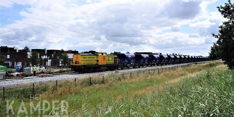 29s. Zwolle 13 juli 2017, de grindtrein vlak voor toekomstige station Zwolle Stadshagen (foto K. Haar)