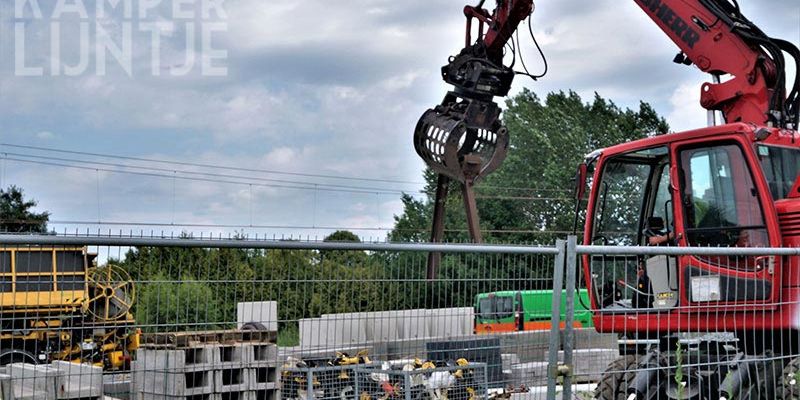 34p. Kampen 22 juli 2017, een deel stootjuk wordt verwijderd (foto Kasper Haar)