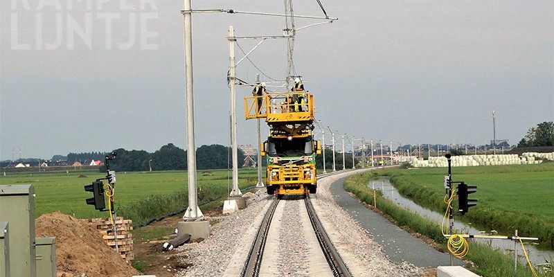 35k. Mastenbroek Bisschopswetering 26 juli 2017, werkzaamheden gezien vanaf overweg (foto Kasper Haar)