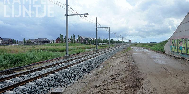 36n. Zwolle Stadshagen 30 juli 2017, nog niet voltooide bovenleiding ( foto Kasper Haar)