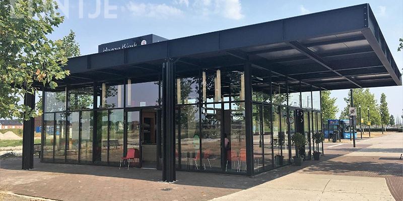 11p. Kampen 25 juli 2018, de op 18 juli geopende Kiosk bij station Kampen Zuid (foto K. Haar)