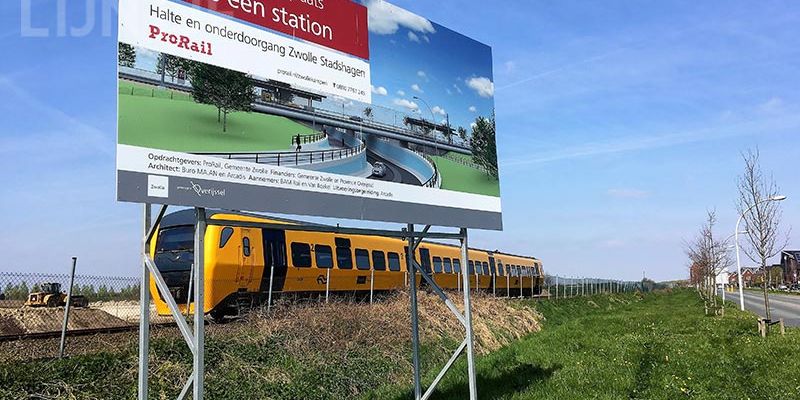 3k. Zwolle 21 april 2017, NS 3429 passeert het bouwterrein (foto Kasper Haar)