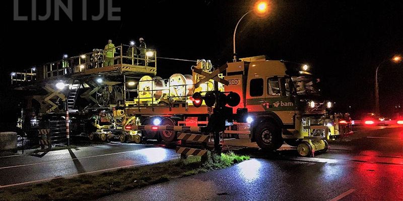 2a.  IJsselmuiden Oosterlandenweg 24 oktober 2017, een nieuwe rijdraad wordt getrokken (foto Kasper Haar)