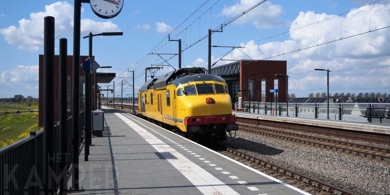 Kampen 7 mei 2021, Mp Jules passeert station Kampen Zuid (foto Kasper Haar)