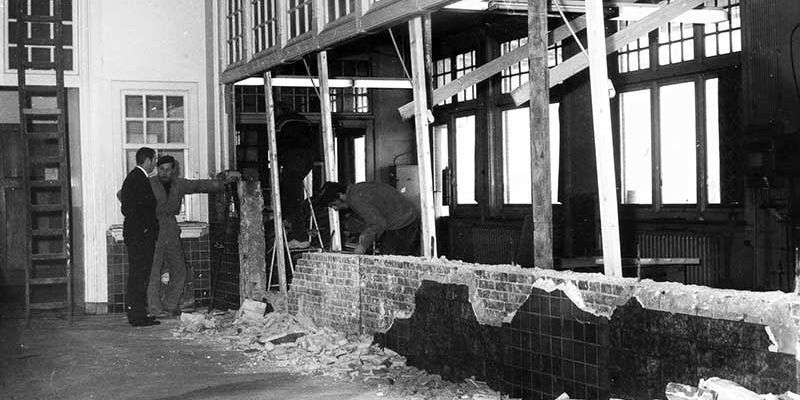 6d. Kampen februari 1969, verbouwing plaatskaartenkantoor (foto Kees Schilder)